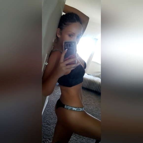 Meet your Posher, Vanessza 🐠Posh Ambassador🐠 - Picture 14 of 16